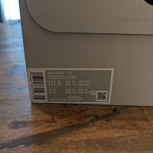 Nike Air Force 1 - Picture 4 of 4